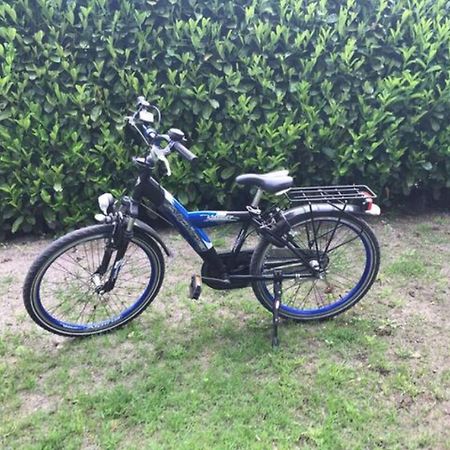 Charmante Woning Op Rustig Park Met Fietsen エーペ エクステリア 写真