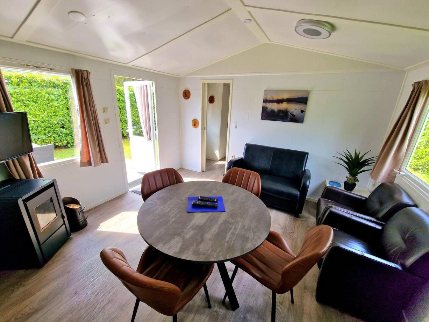 Charmante Woning Op Rustig Park Met Fietsen エーペ エクステリア 写真